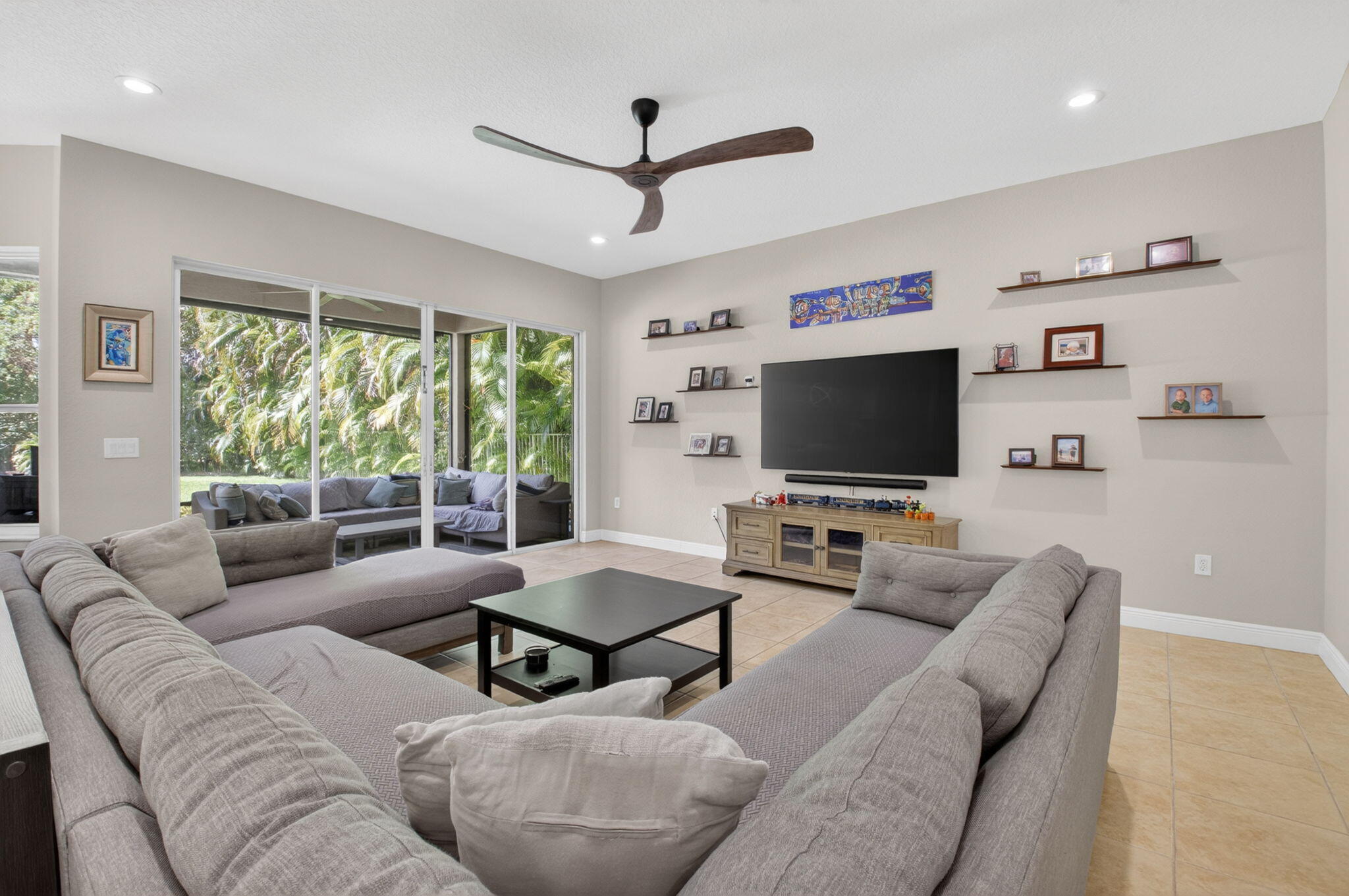 SATURNIA ISLES - Residential