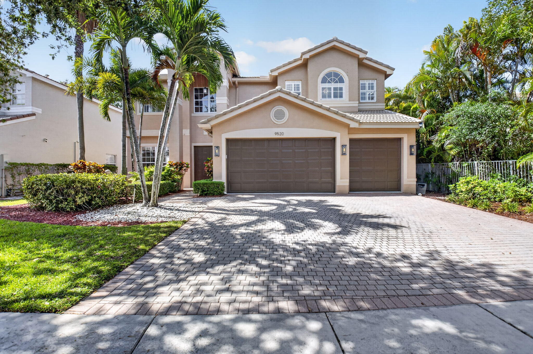 SATURNIA ISLES - Residential