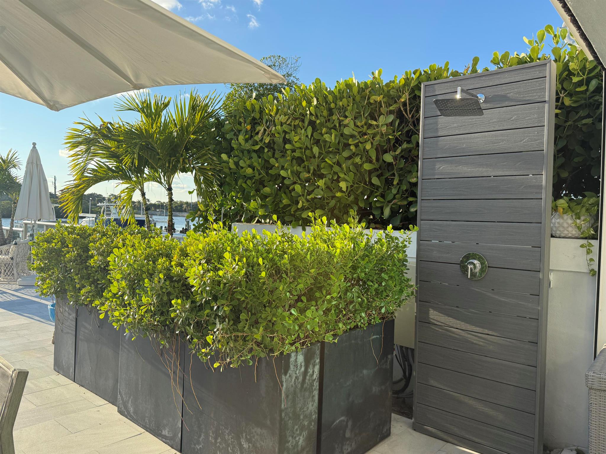 1000 N Us Highway 1 715