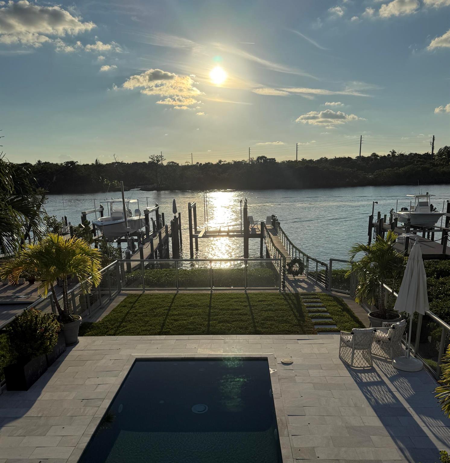 1000 N Us Highway 1 715