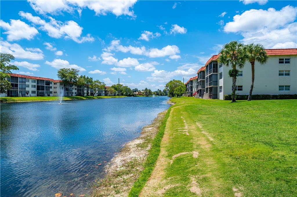 Hollybrook Golf & Tennis - Residential