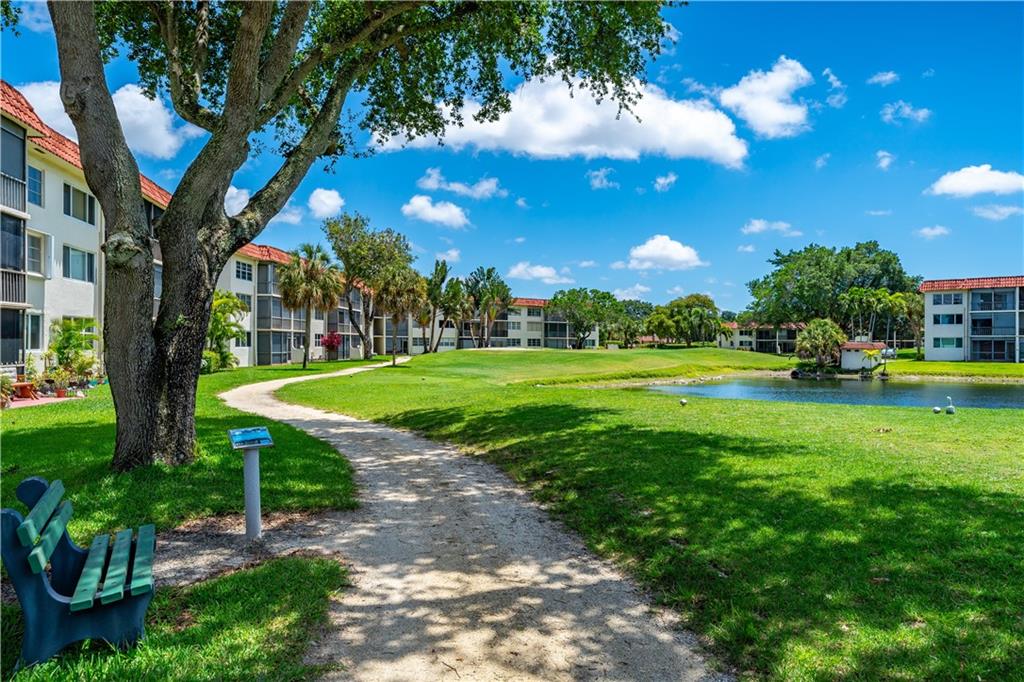 Hollybrook Golf & Tennis - Residential