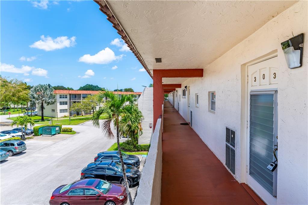 Hollybrook Golf & Tennis - Residential