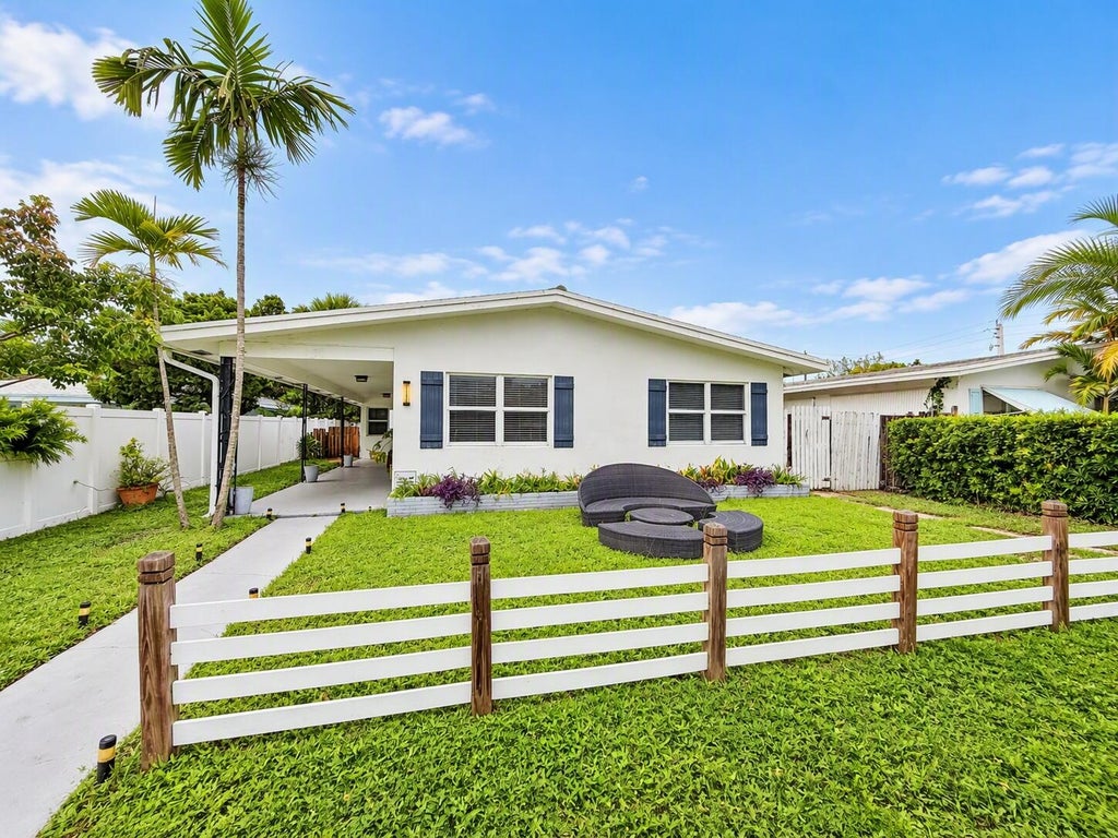 Photo of 131 NE 19th Avenue #1-3, Pompano Beach, FL 33060 (MLS # B26081041)