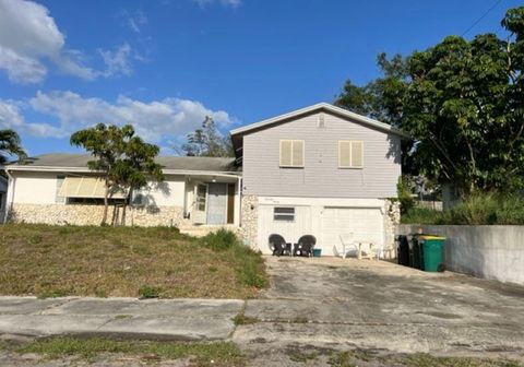 Single Family Residence in Lake Worth Beach FL 1420 Hillcrest Drive Dr.jpg