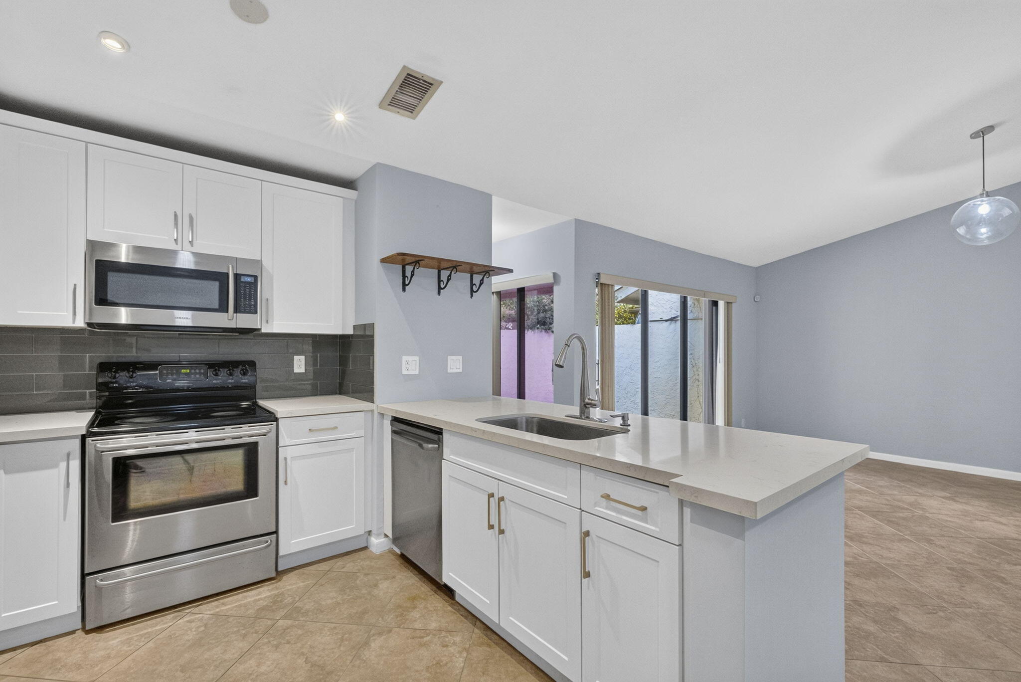 3076 S Oakland Forest Drive 503, Oakland Park FL 33309