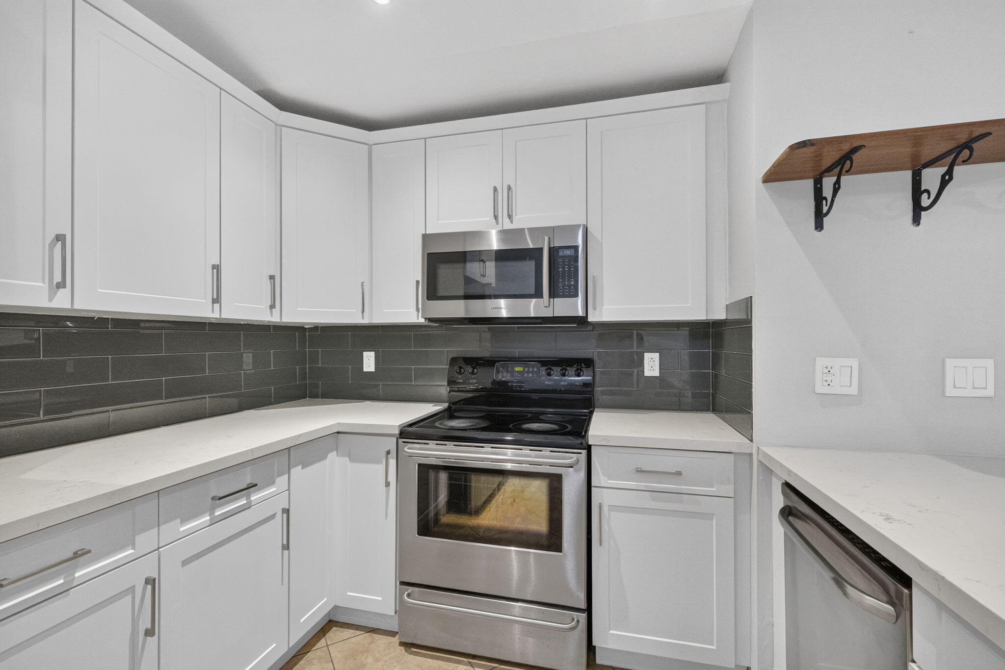 3076 S Oakland Forest Drive 503