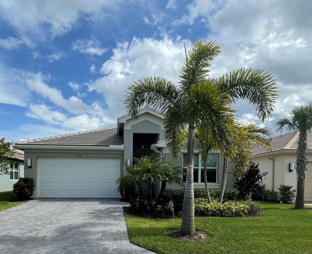 Photo of 11396 SW Willow Lane, Port Saint Lucie, FL 34987 (MLS # R10798834)