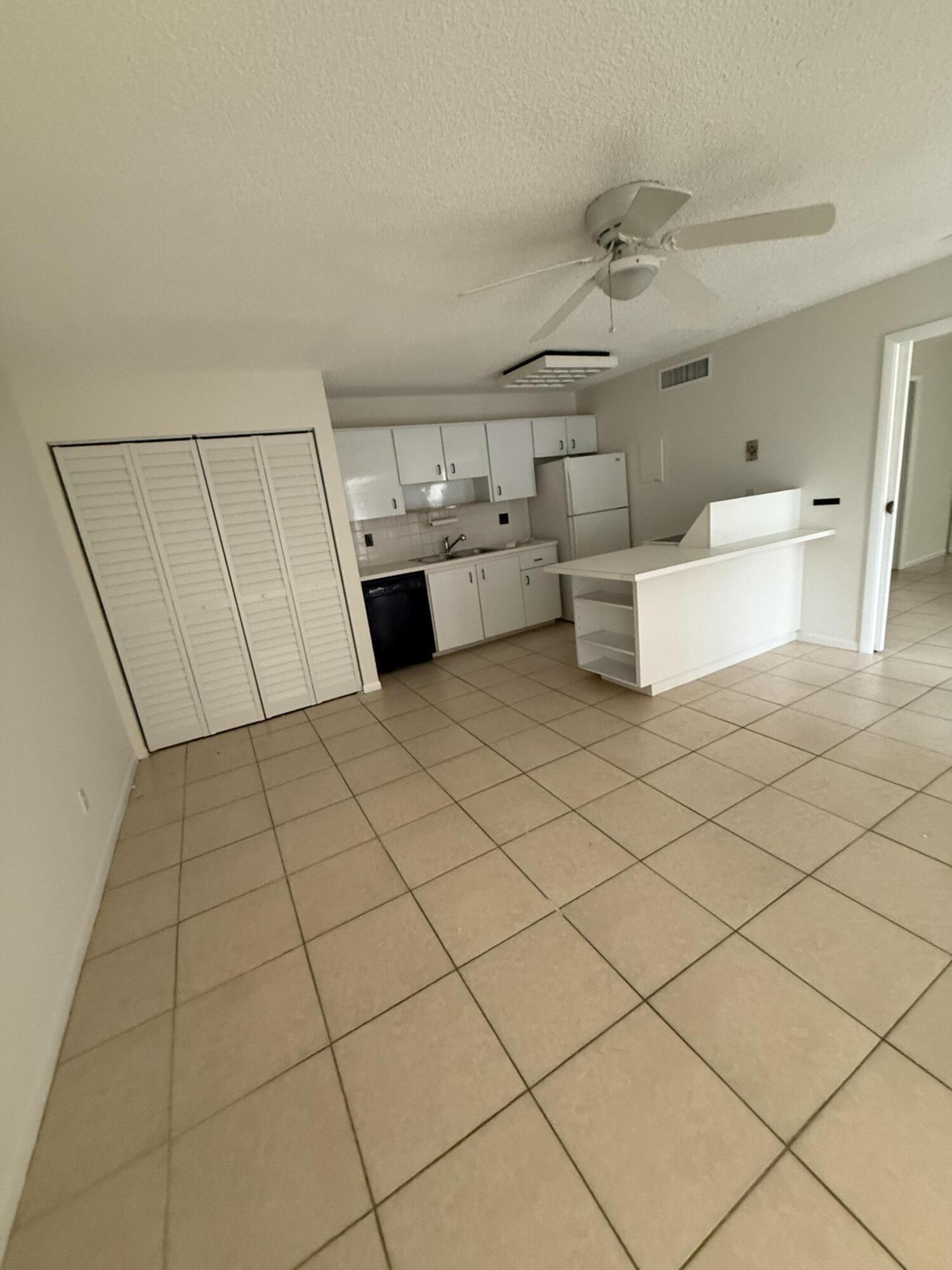 633 Executive Center Drive L202
