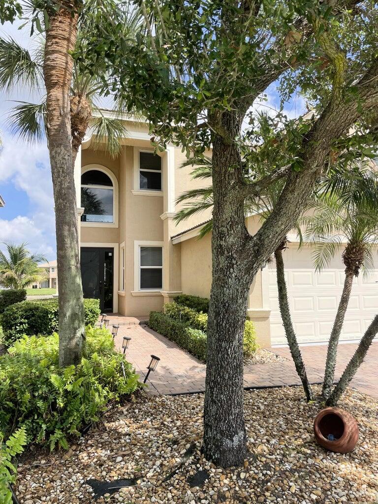 VILLAGES OF WINDSOR PL 4 - Residential Lease