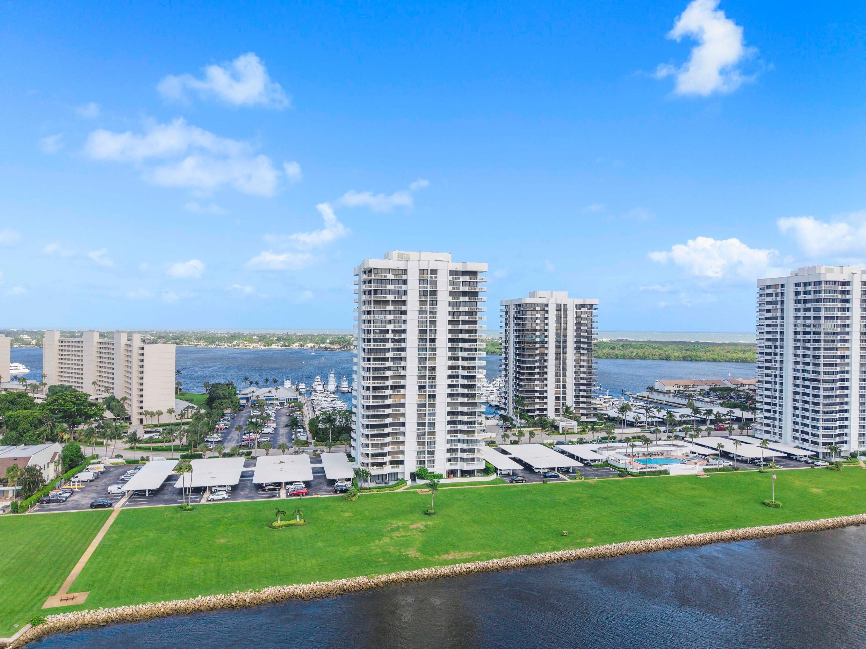 123 LAKESHORE Drive 1143