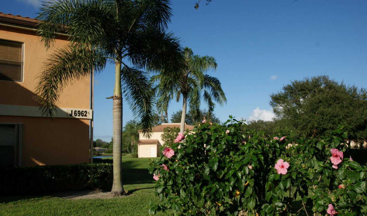 BRIARWOOD CONDO - Residential Lease