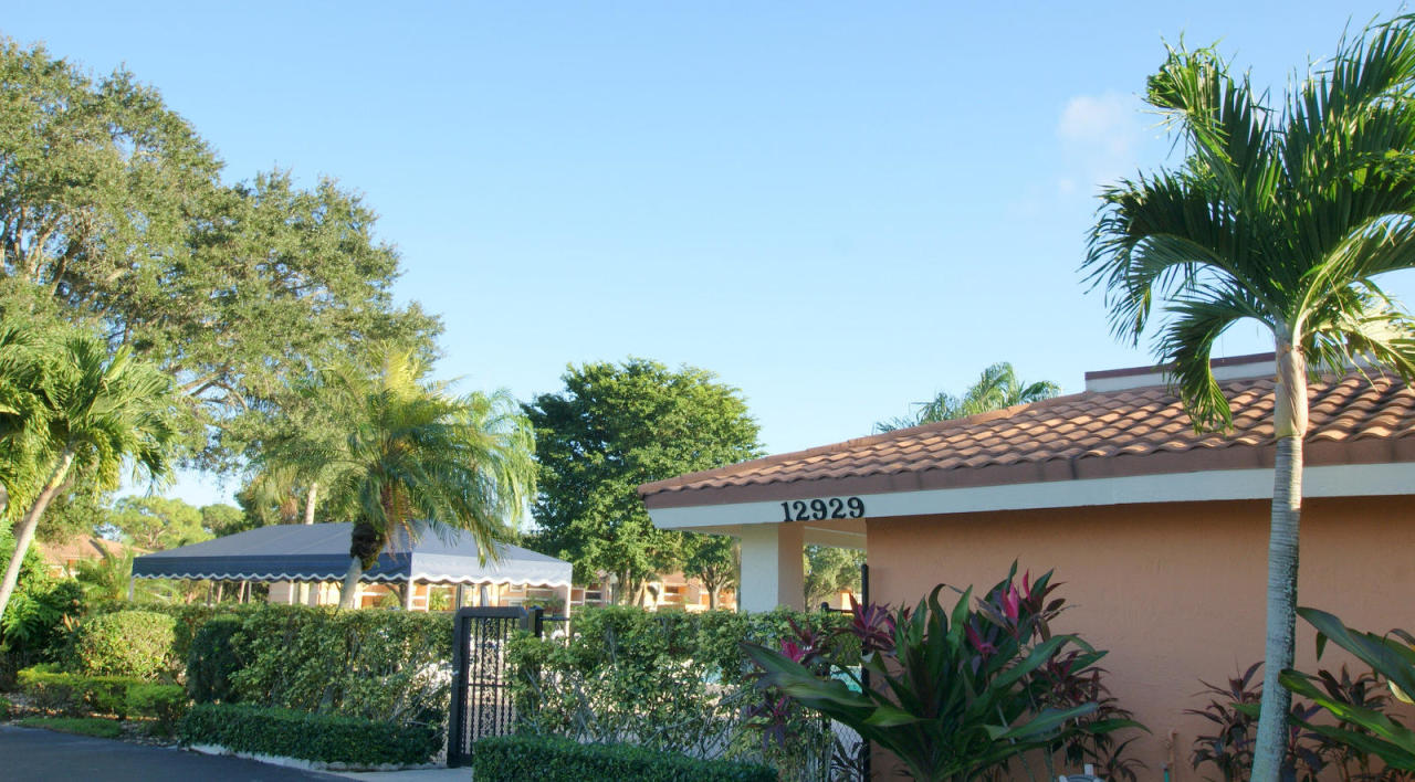 BRIARWOOD CONDO - Residential Lease