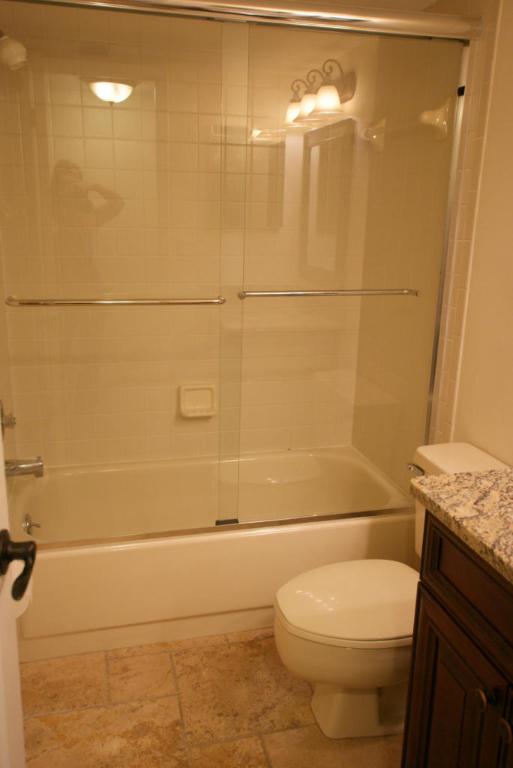 BRIARWOOD CONDO - Residential Lease