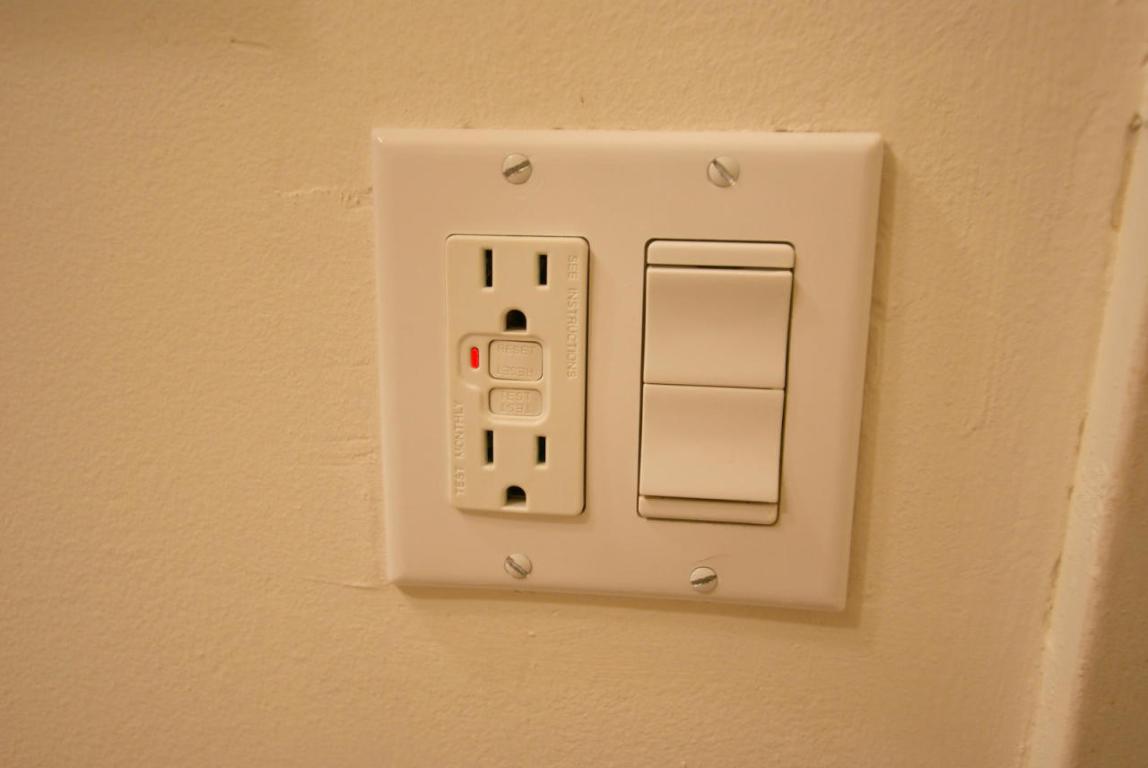 BRIARWOOD CONDO - Residential Lease