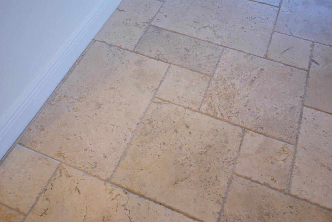 BRIARWOOD CONDO - Residential Lease