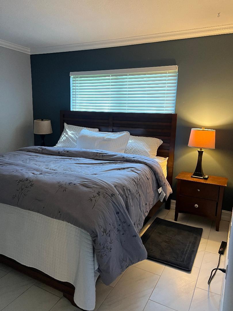 OAKLAND SHORES CONDOMINIUM 1 - Residential
