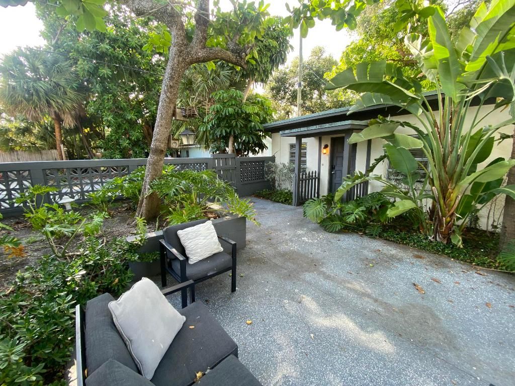 Photo of 131 S Federal Highway #2, Lake Worth Beach, FL 33460 (MLS # R11109744)