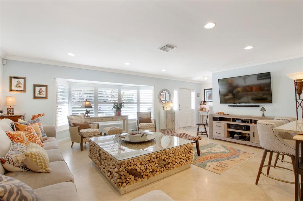 Tequesta Country Club - Residential