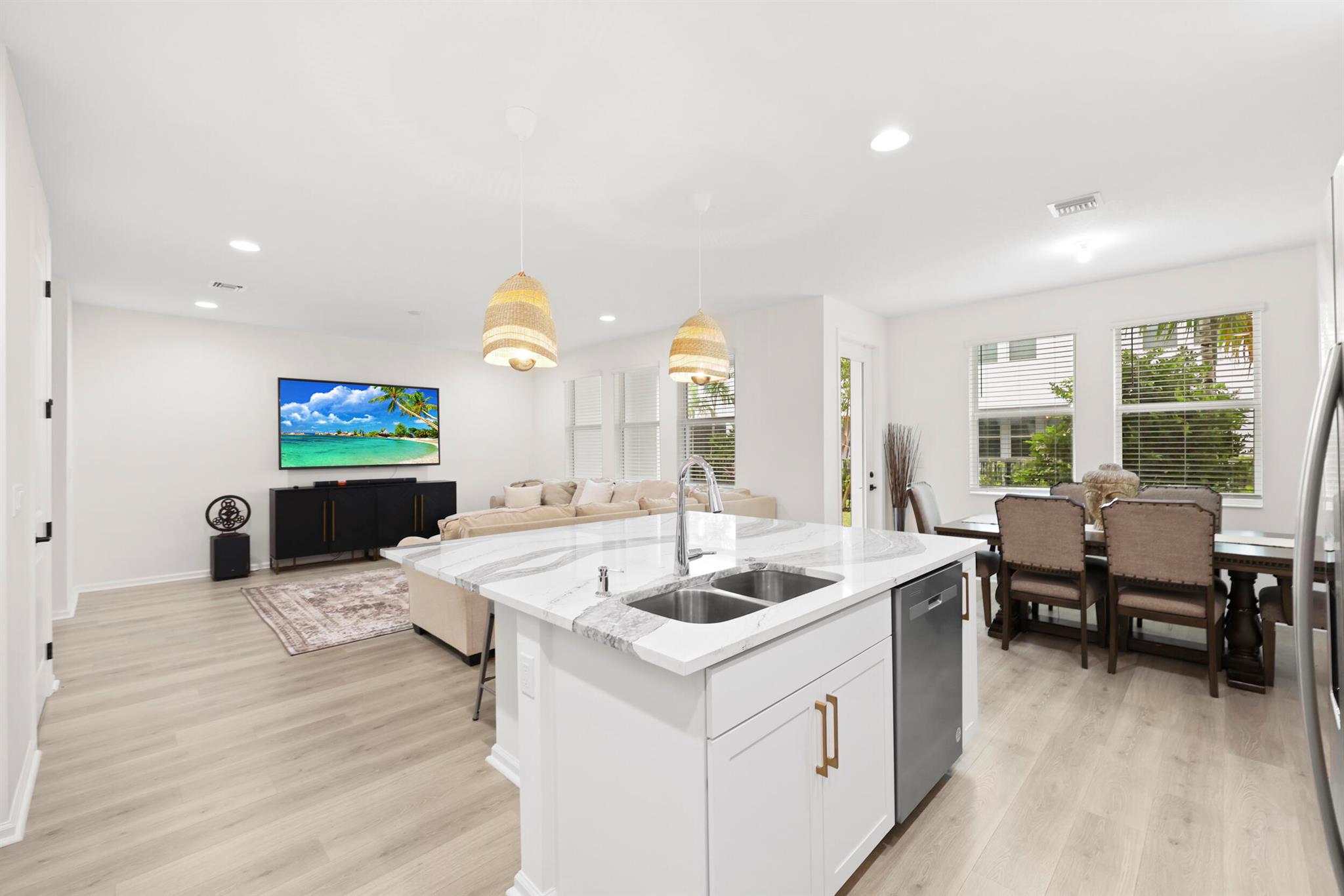CROSSINGS OF WESTLAKE - Residential Lease