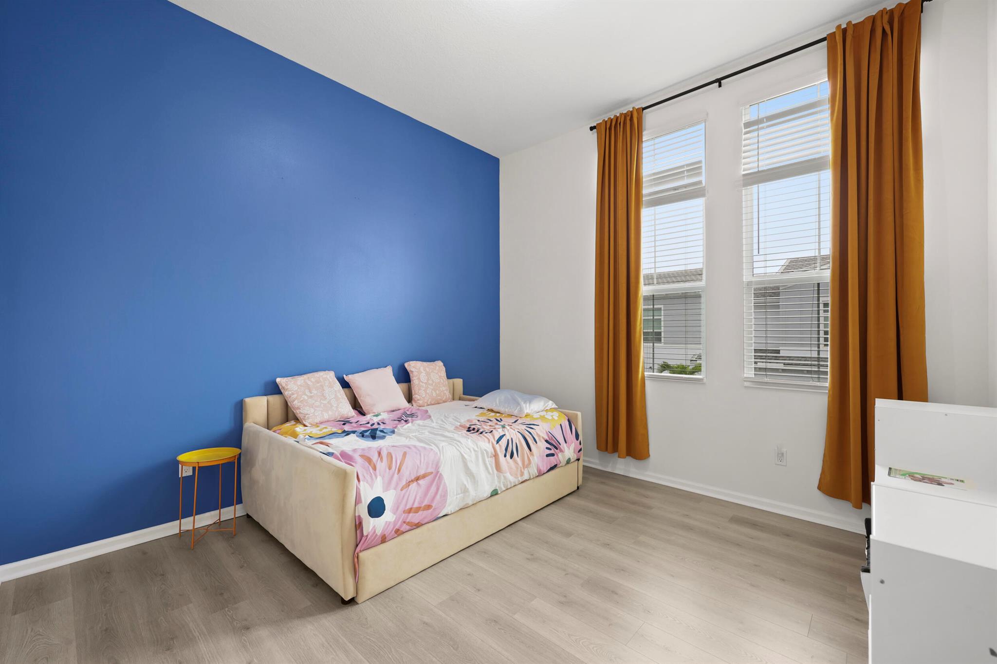 CROSSINGS OF WESTLAKE - Residential Lease