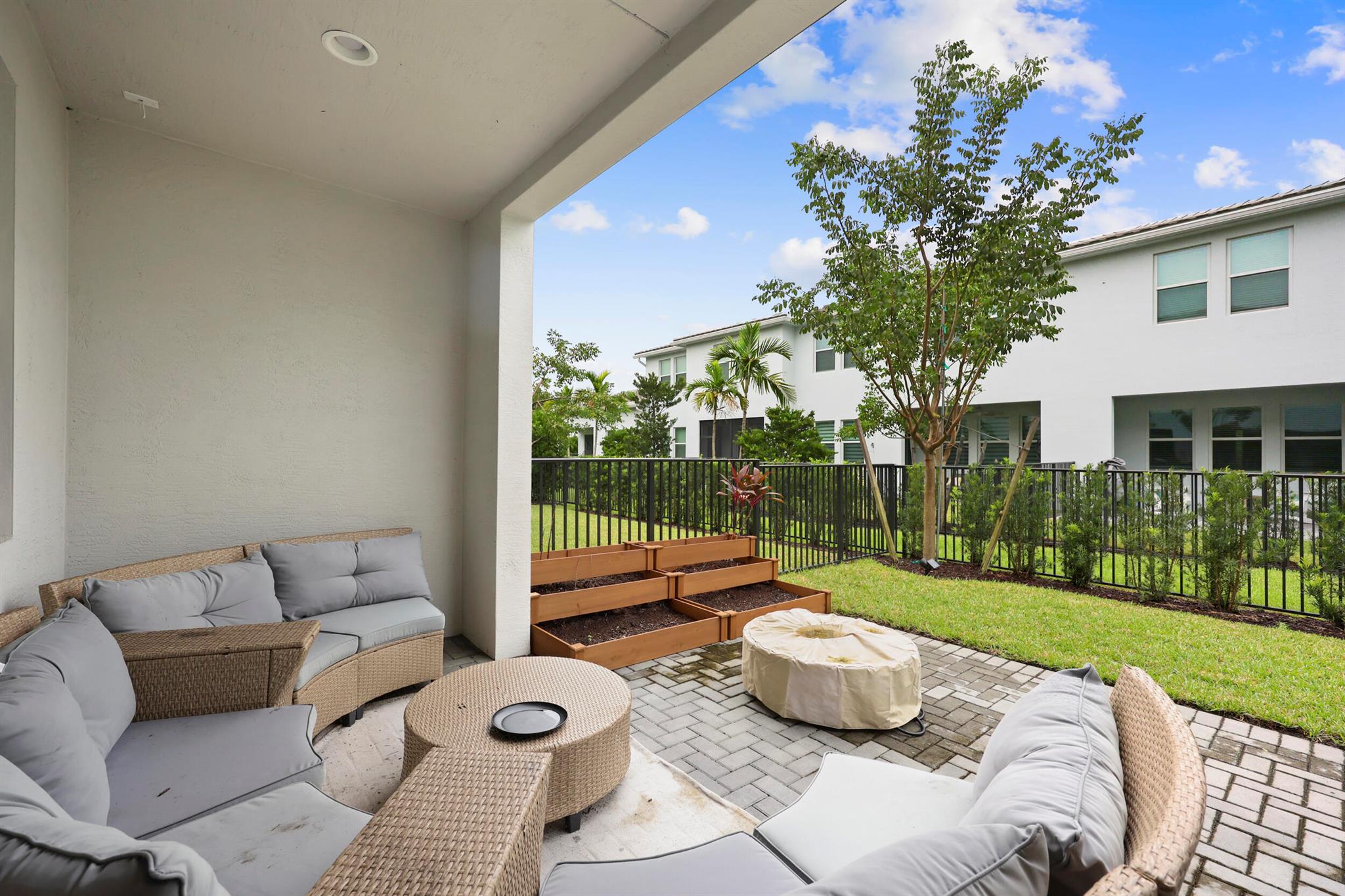 CROSSINGS OF WESTLAKE - Residential Lease