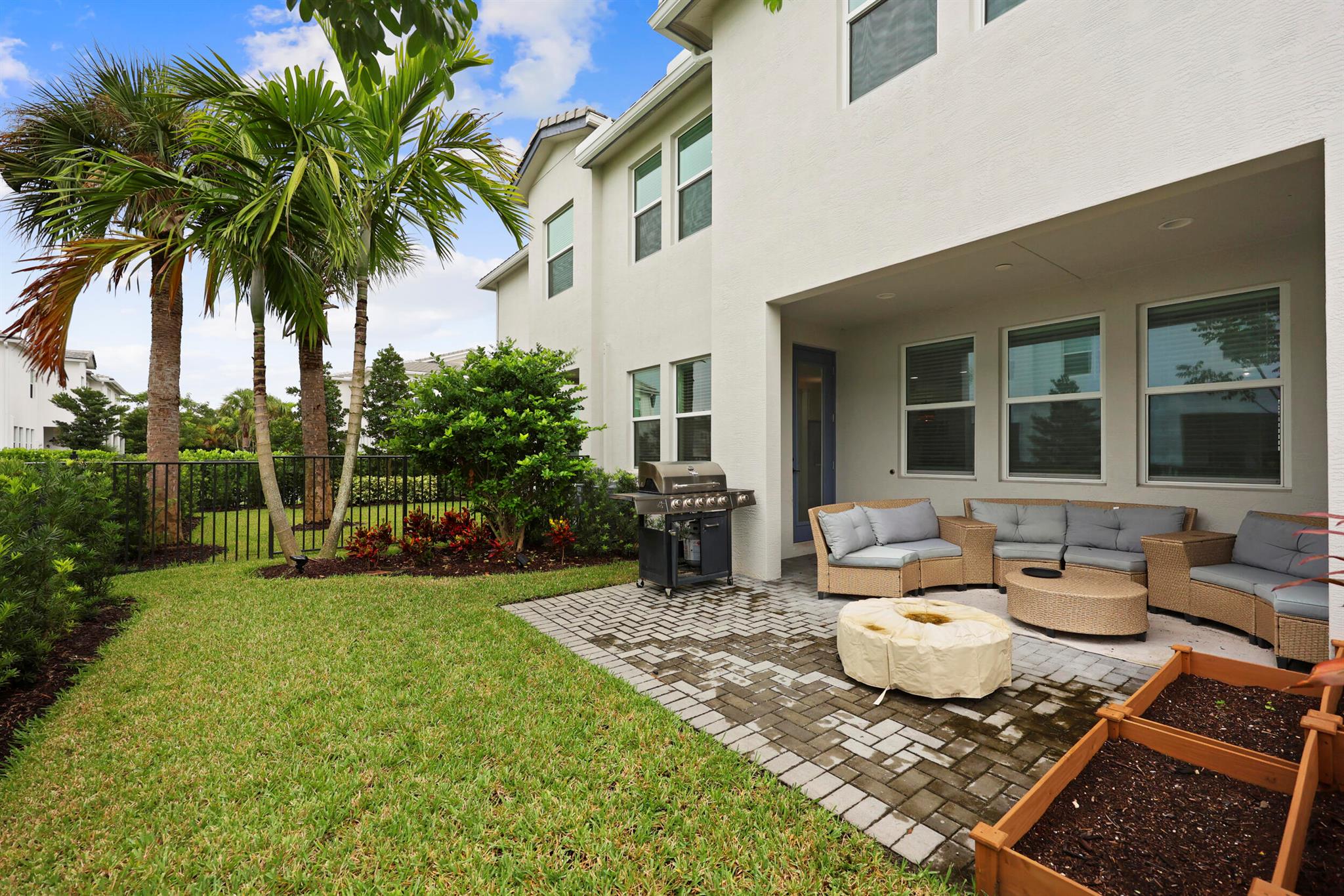 CROSSINGS OF WESTLAKE - Residential Lease