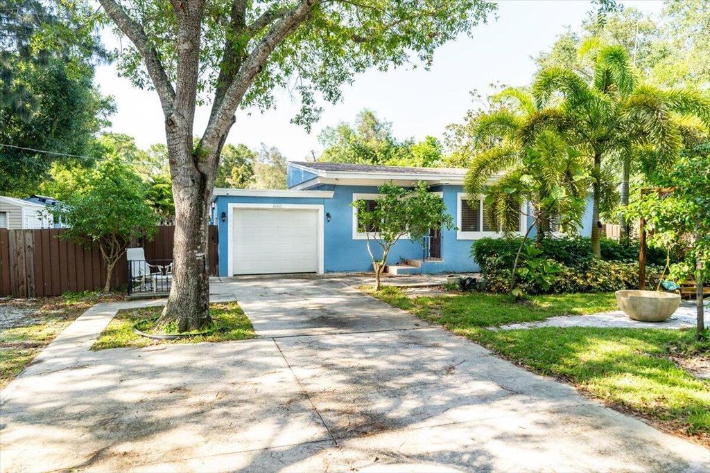 Photo of 646 W Weatherbee Road, Fort Pierce, FL 34982 (MLS # R10964330)