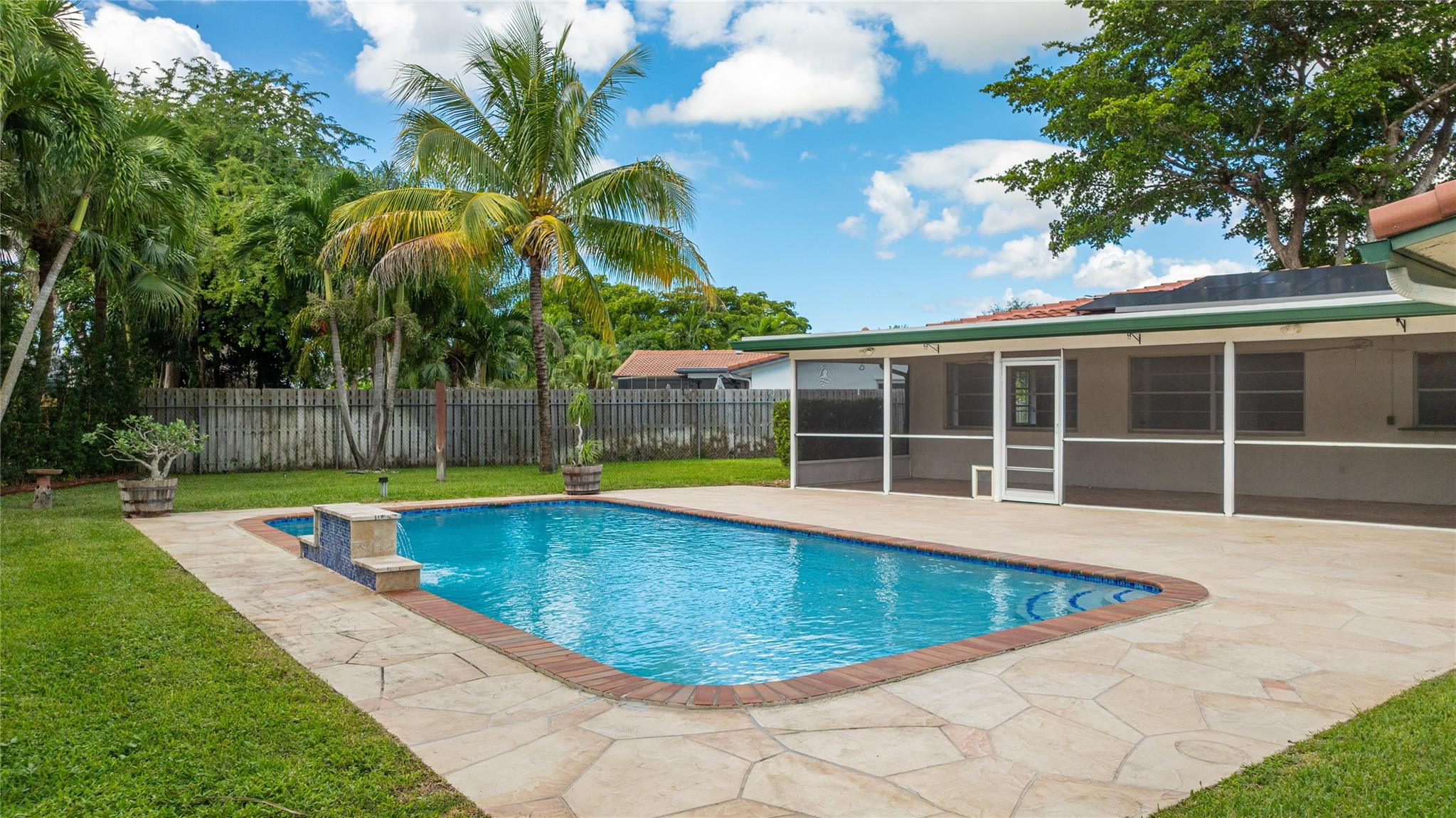 Coral Spgs Country Club - Residential