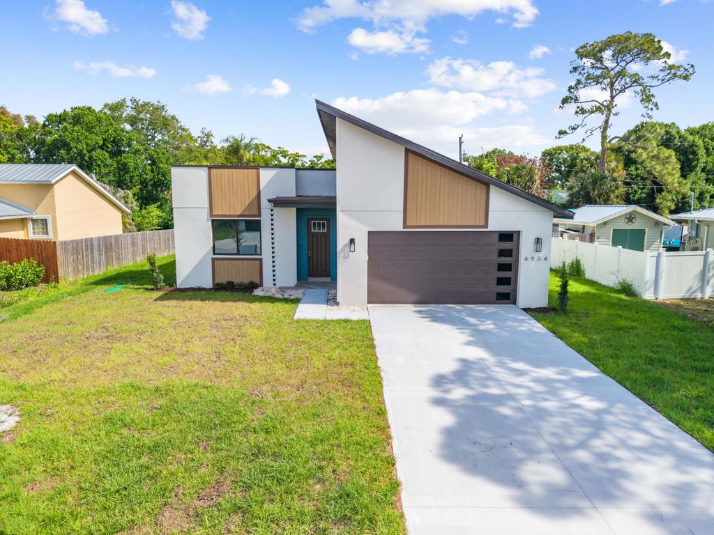 Photo of 6904 Salerno Road, Fort Pierce, FL 34951 (MLS # F10515373)