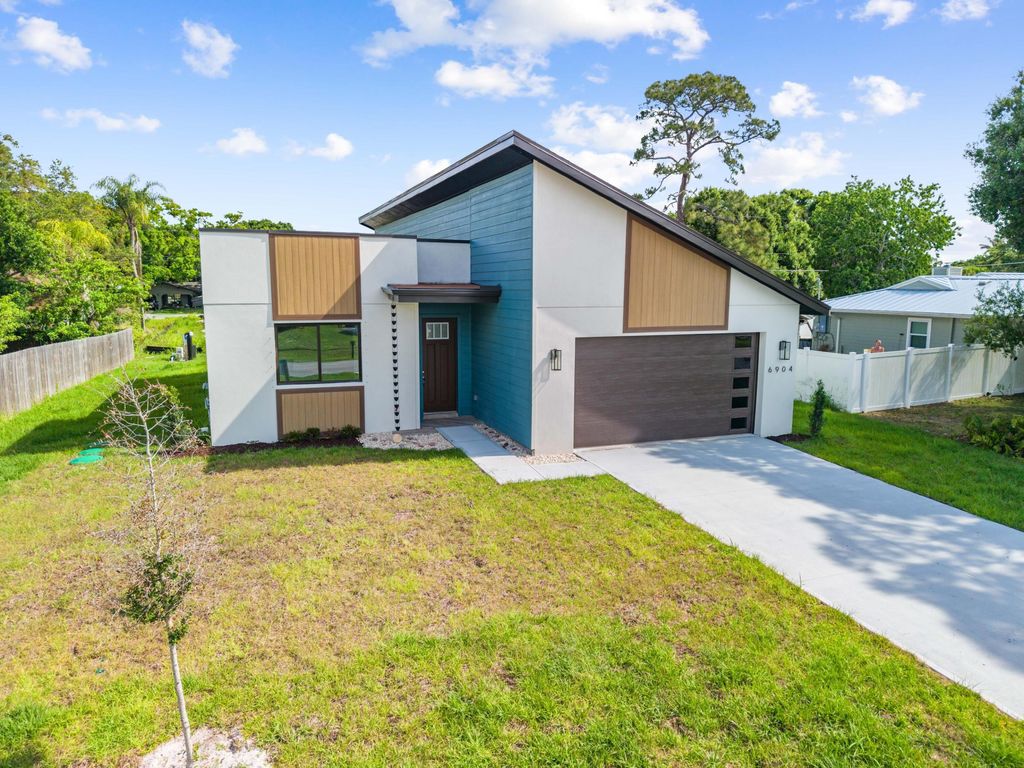 Photo of 6904 Salerno Road, Fort Pierce, FL 34951 (MLS # F10515373)