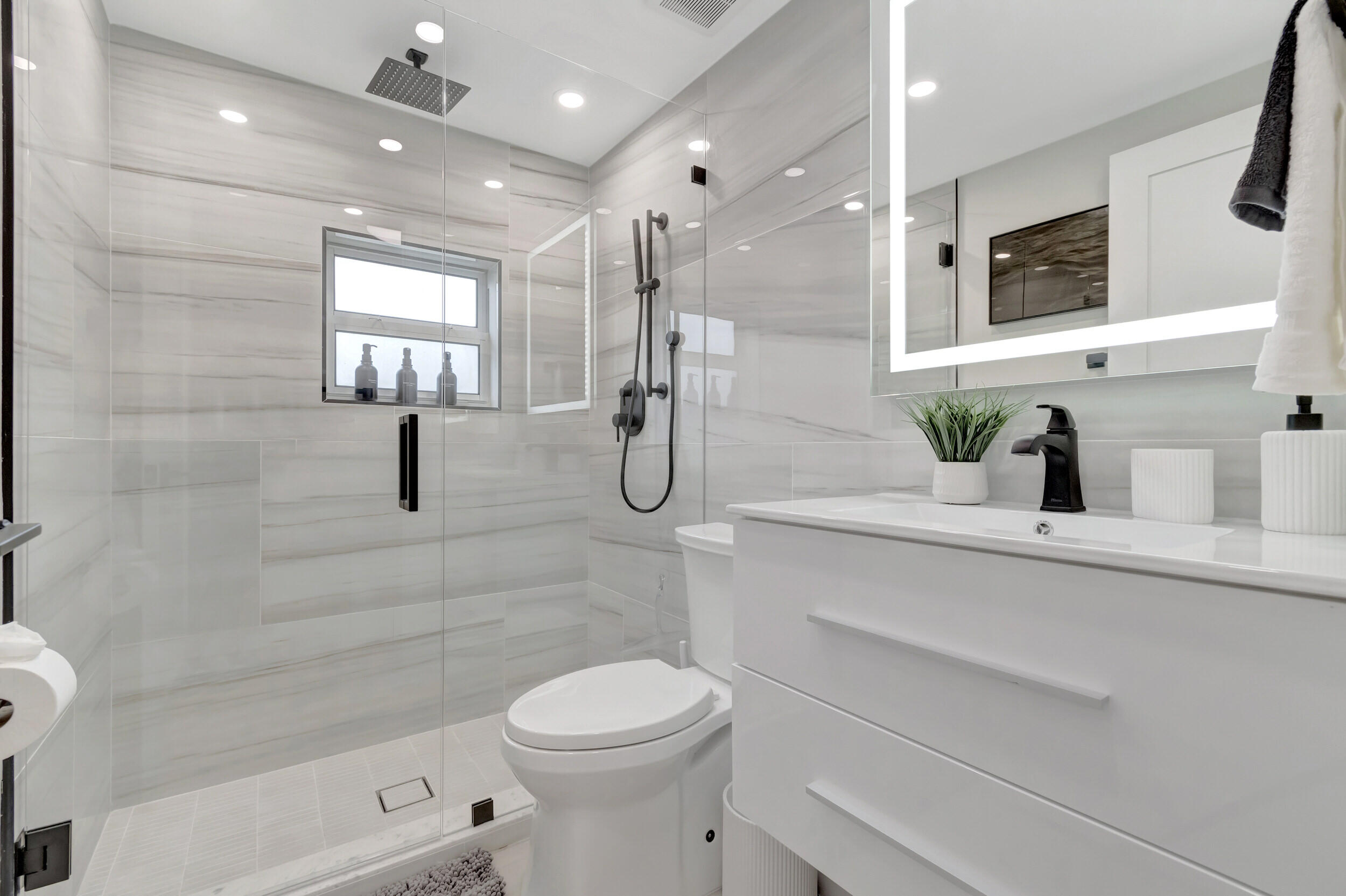 GULFSTREAM ESTATES - Residential