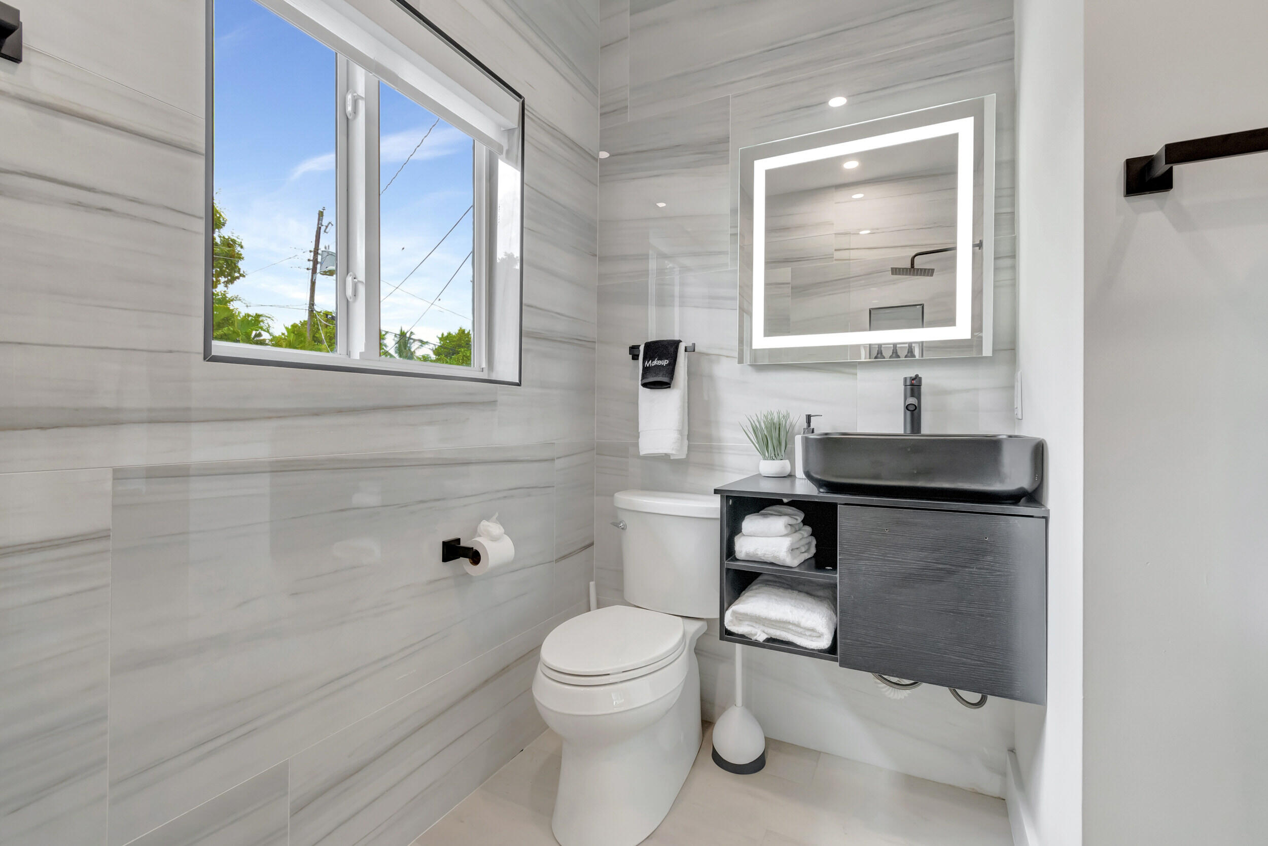 GULFSTREAM ESTATES - Residential