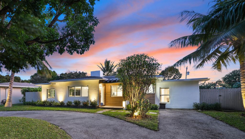 Photo of 312 Gulfstream Boulevard, Delray Beach, FL 33444 (MLS # B26017840)