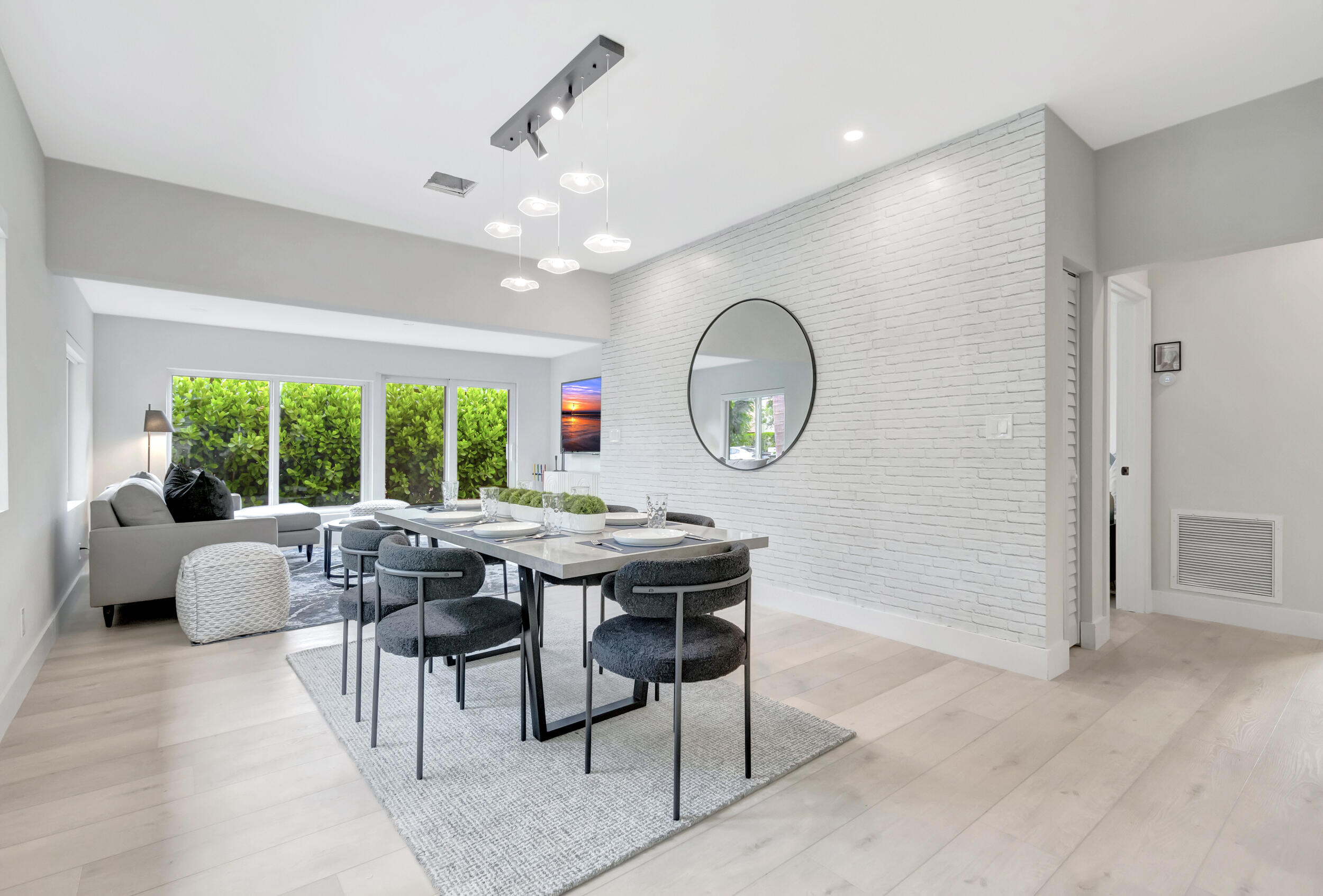 GULFSTREAM ESTATES - Residential