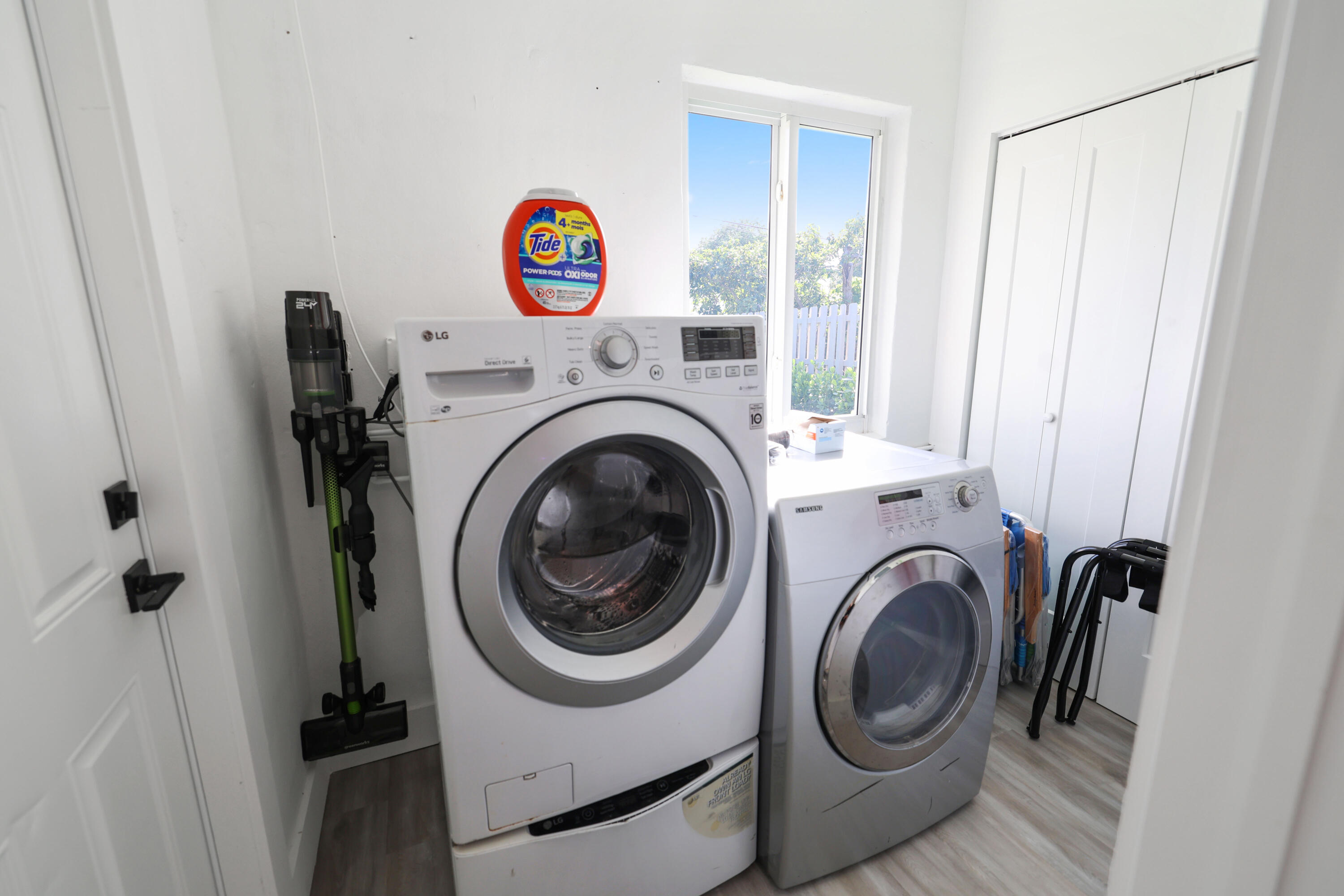 GULFSTREAM ESTATES - Residential