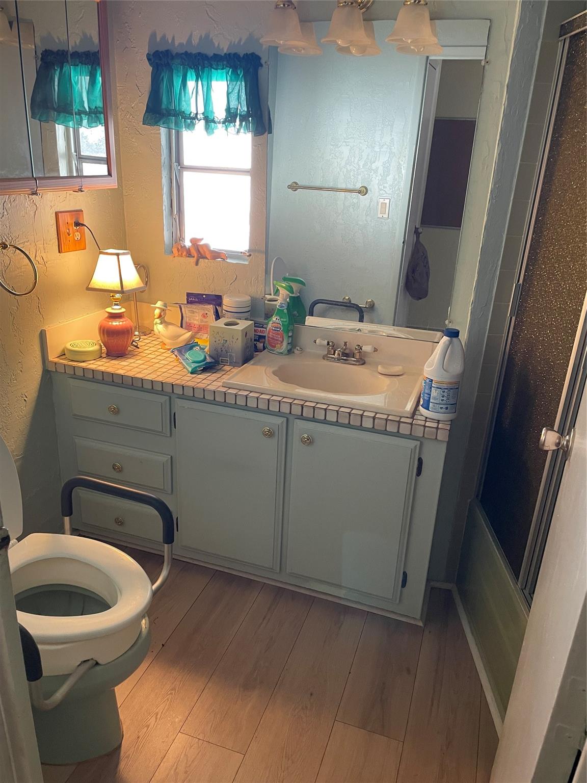 Ravenswood Estates & Mari - Residential