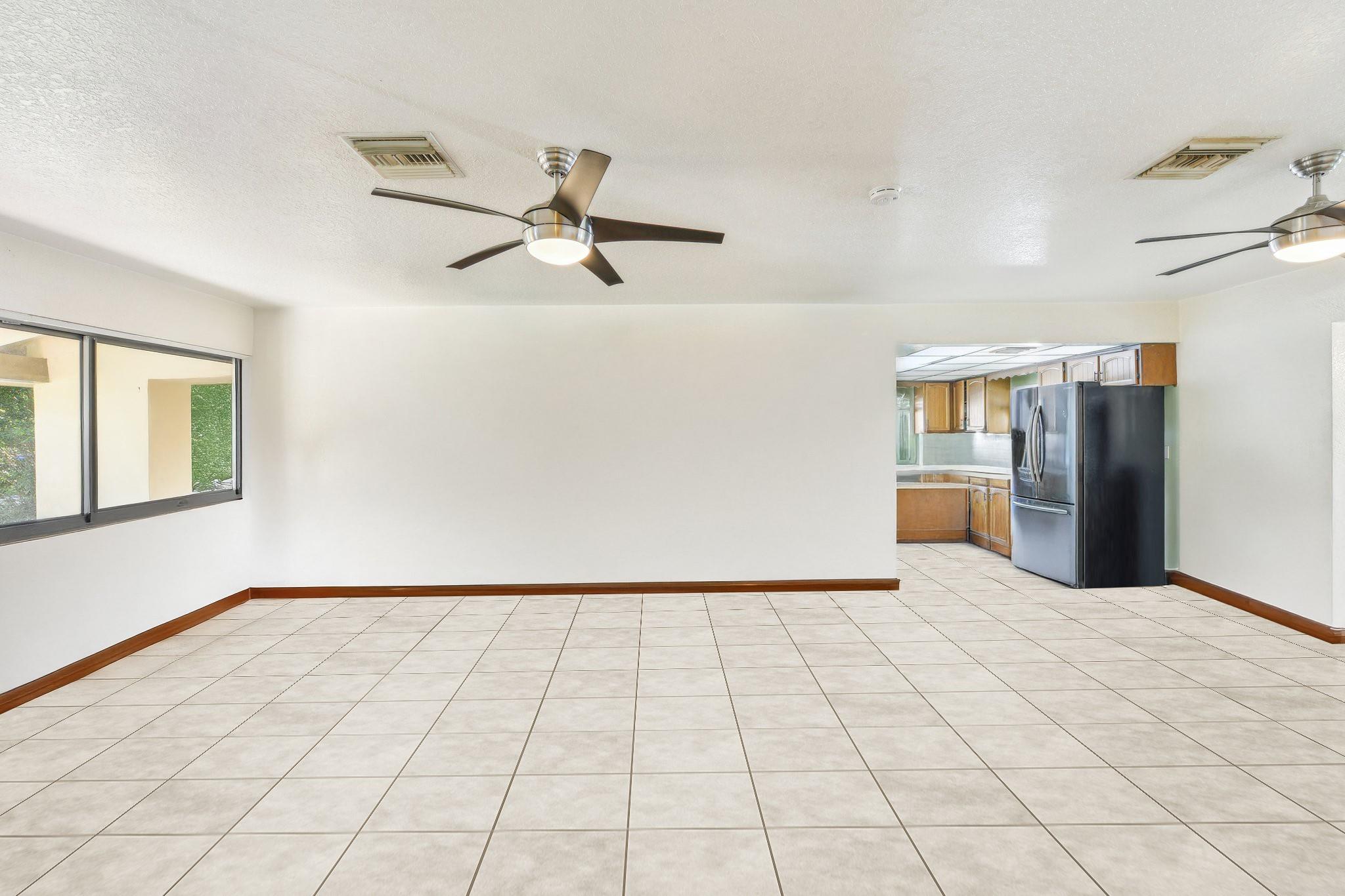 2816 NE 18th Ter