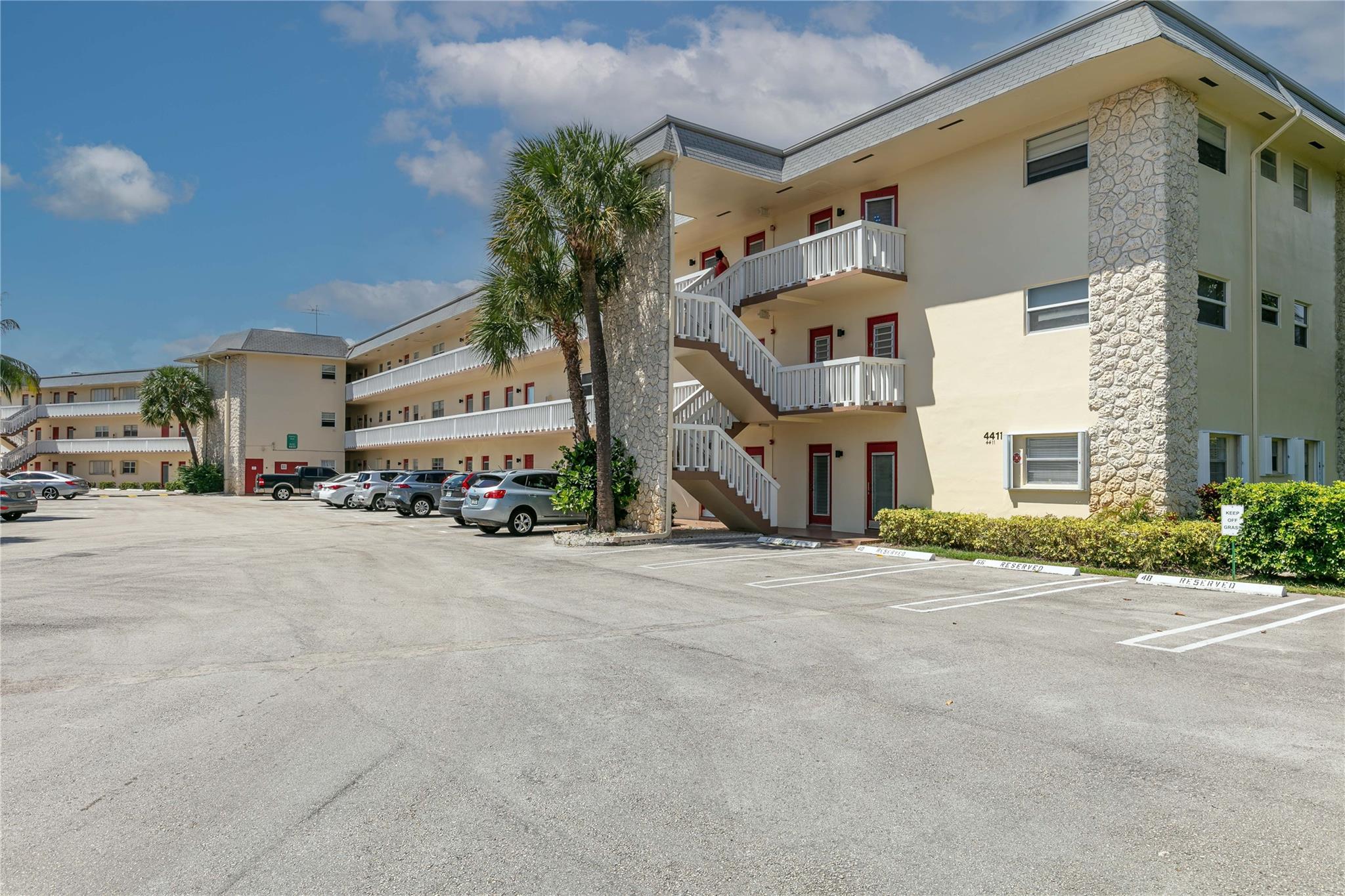 4411 NW 16th St F109