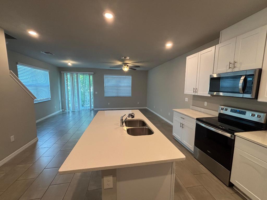 FONTANA TOWNHOMES - Residential Lease