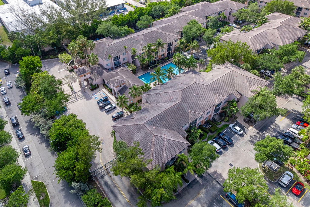 Photo of 2009 SE 10TH Avenue #309, Fort Lauderdale, FL 33316 (MLS # B26073637)