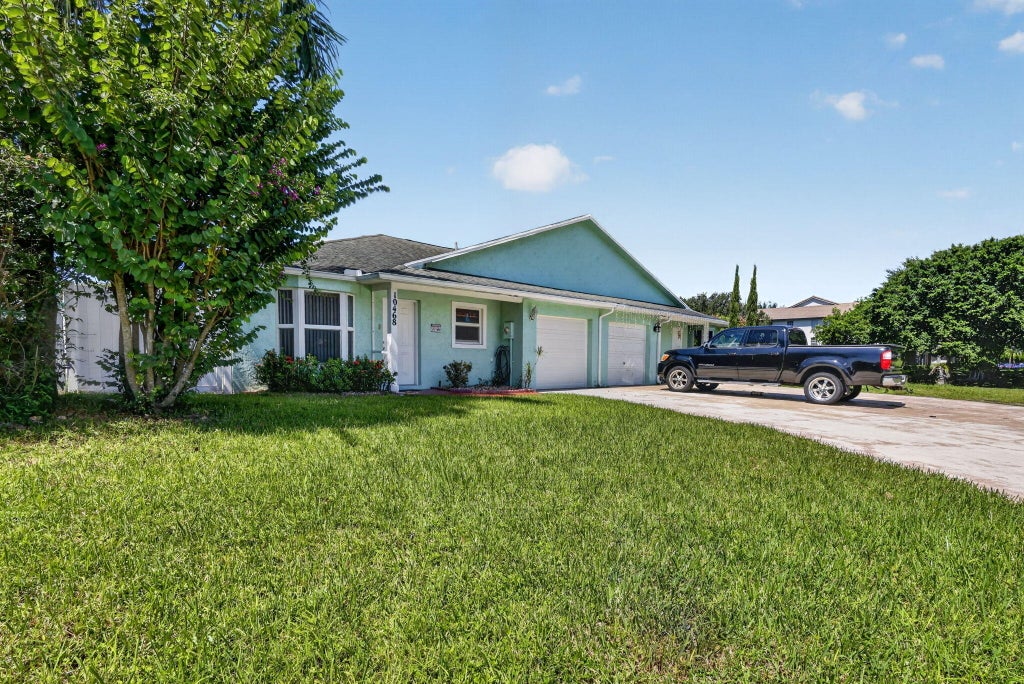 Photo of 10468 Boynton Pl Circle, Boynton Beach, FL 33437 (MLS # B26082471)