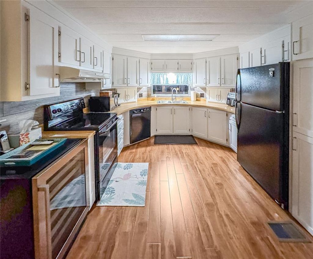 Photo of 39001 Gayle Bay, Boynton Beach, FL 33436 (MLS # R11051739)