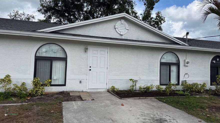 2 bedroom, 2 bathroom unit in the heart of Port Salerno. Location is close to shops, beach, and dining. Impact windows and doors less than 1 year old. Currently being turned for next renter. Available immediately.