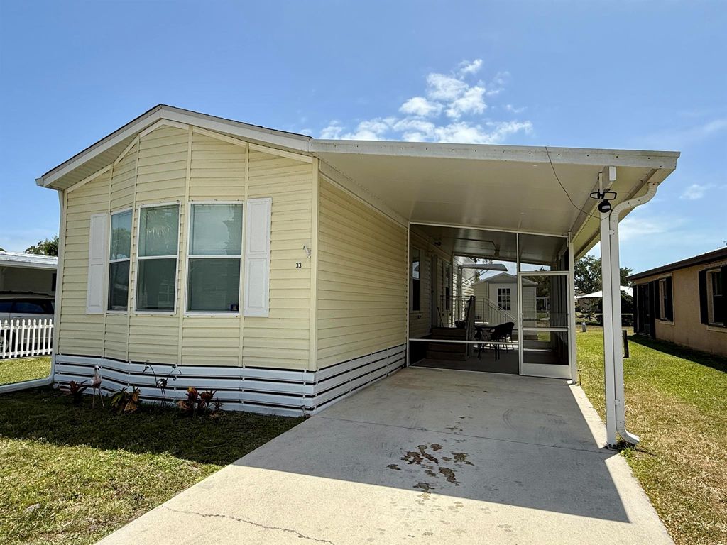 Photo of 33 SE Flamenco Way, Port Saint Lucie, FL 34952 (MLS # R11084255)