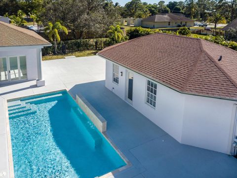 A home in Loxahatchee