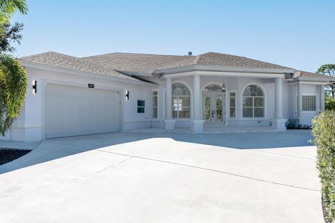 A home in Loxahatchee