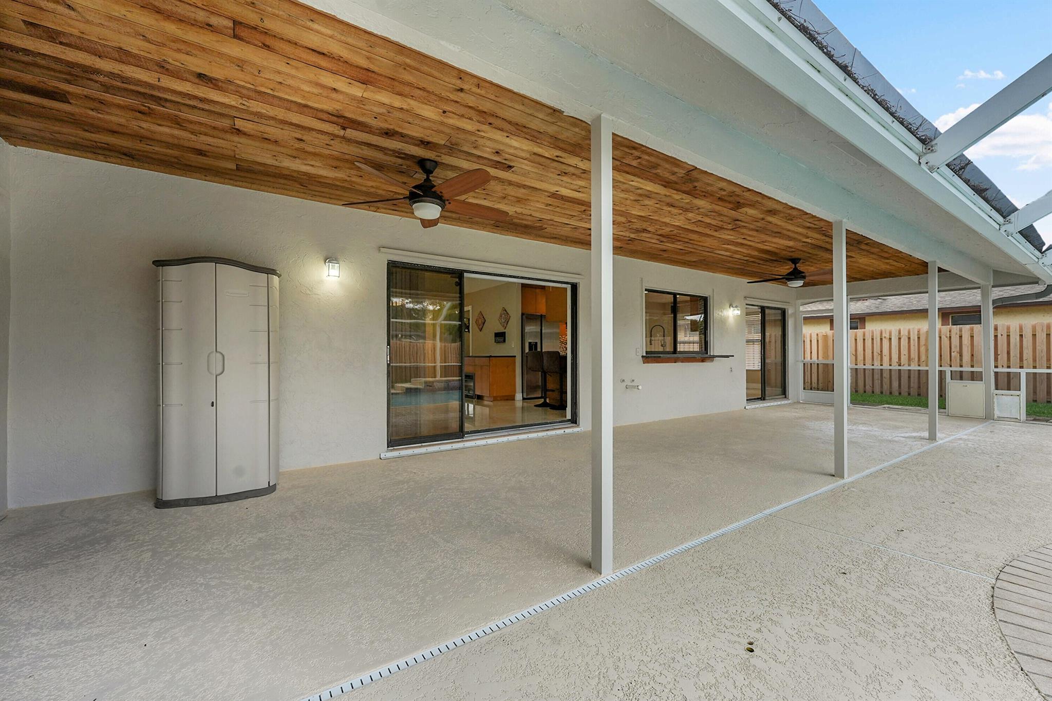 SUGAR POND MANOR OF WELLI - Residential Lease