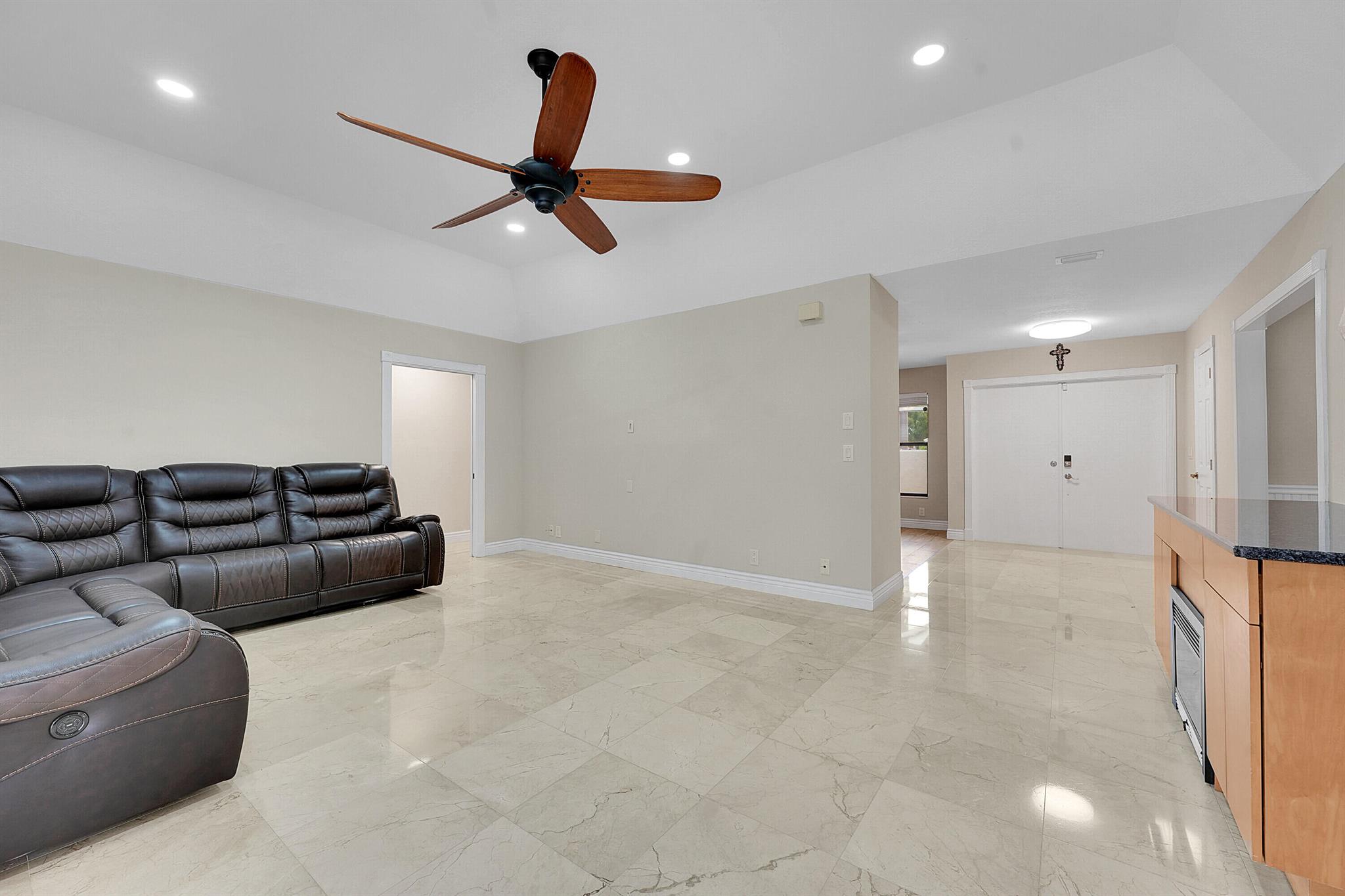 SUGAR POND MANOR OF WELLI - Residential Lease