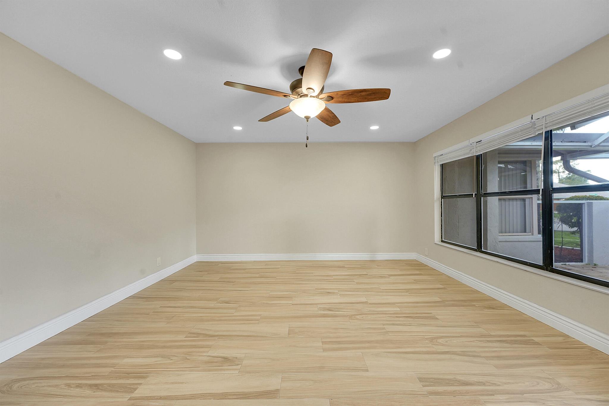 SUGAR POND MANOR OF WELLI - Residential Lease